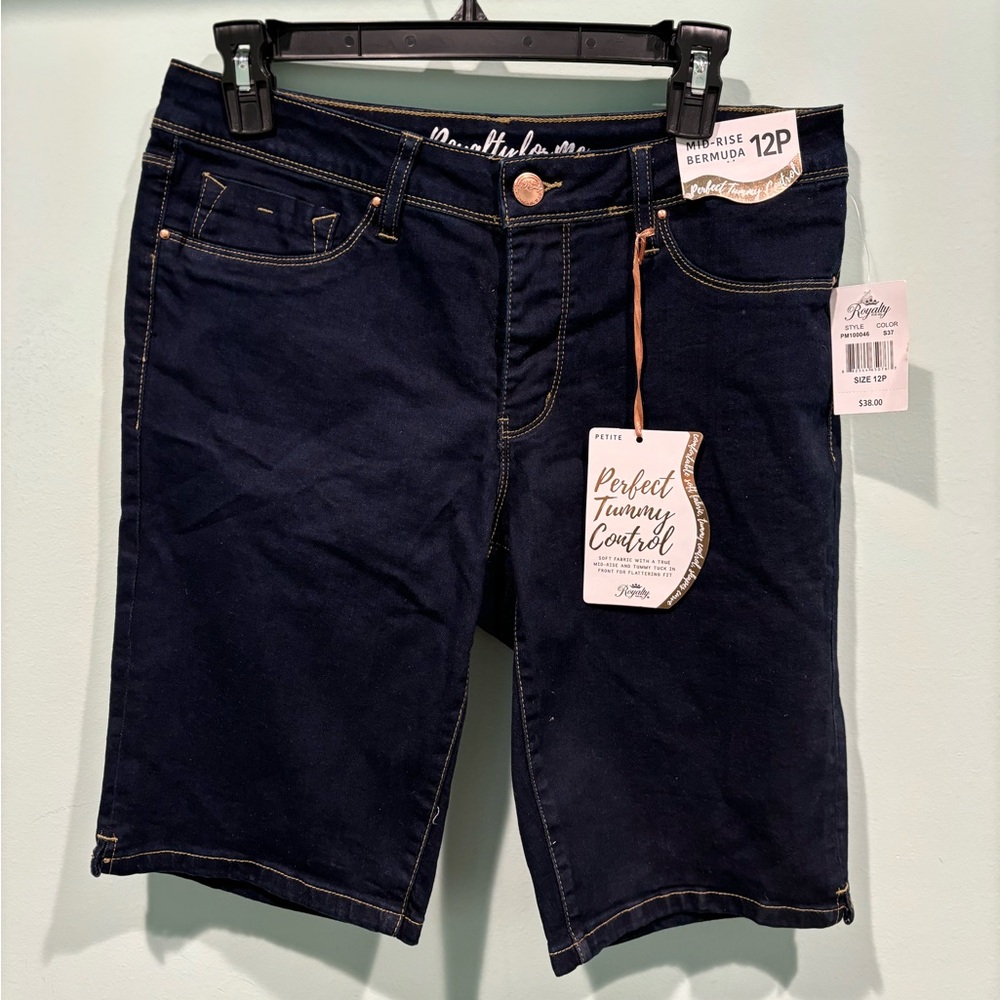 Mid rise Bermuda shorts
